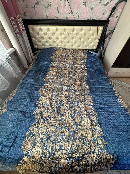 Срочно продсм кровать с матрацем