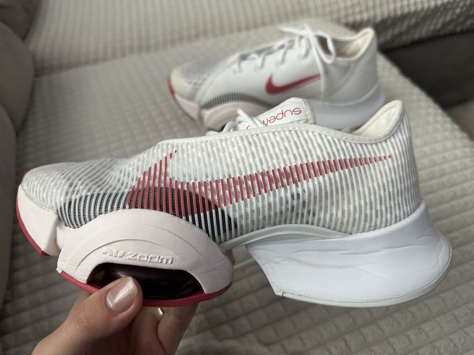 NIKE Wmns Air Zoom SuperRep 2