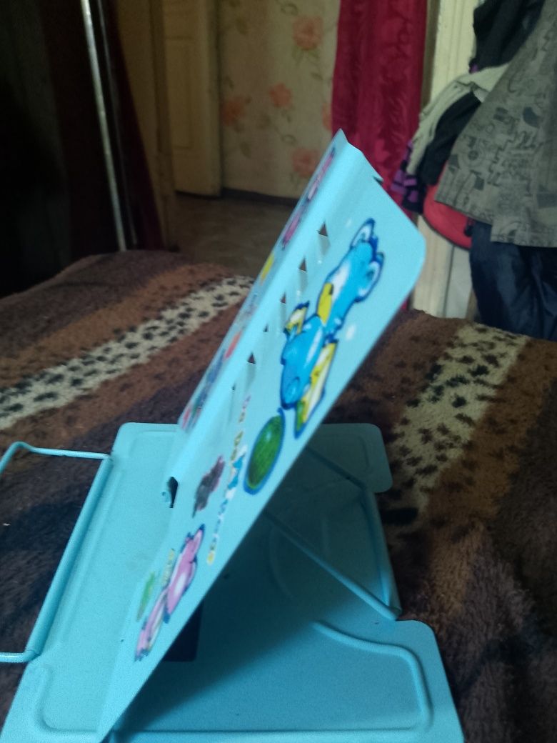 Продам две подставки для школы