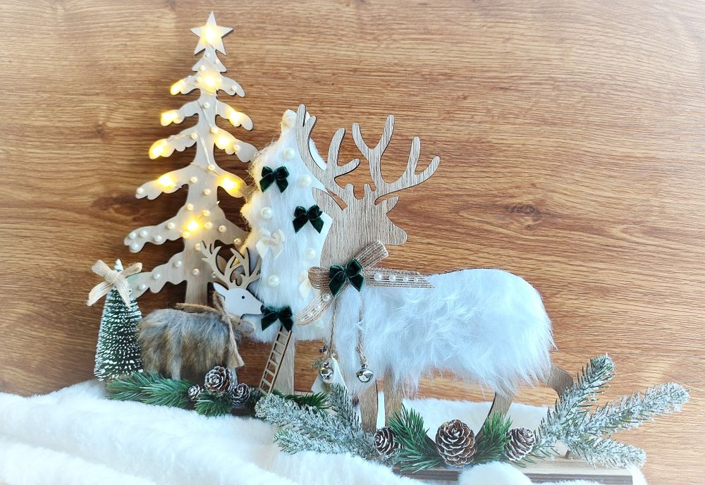 Коледни венци и декорация