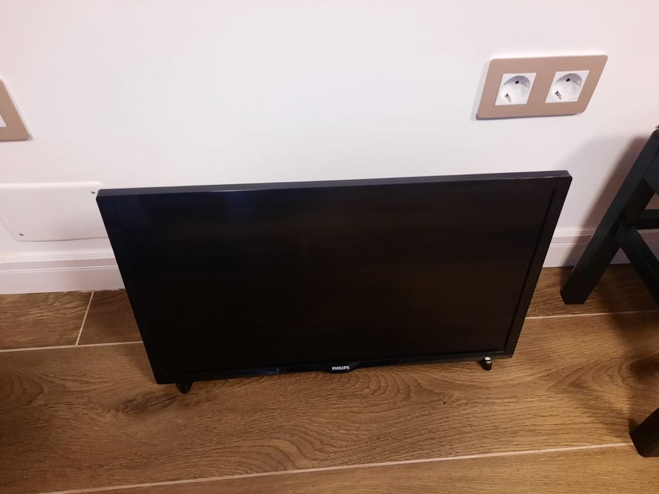 TV Philips LED televizor 60 cm