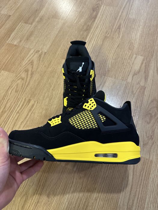Jordan 4 Bolt.