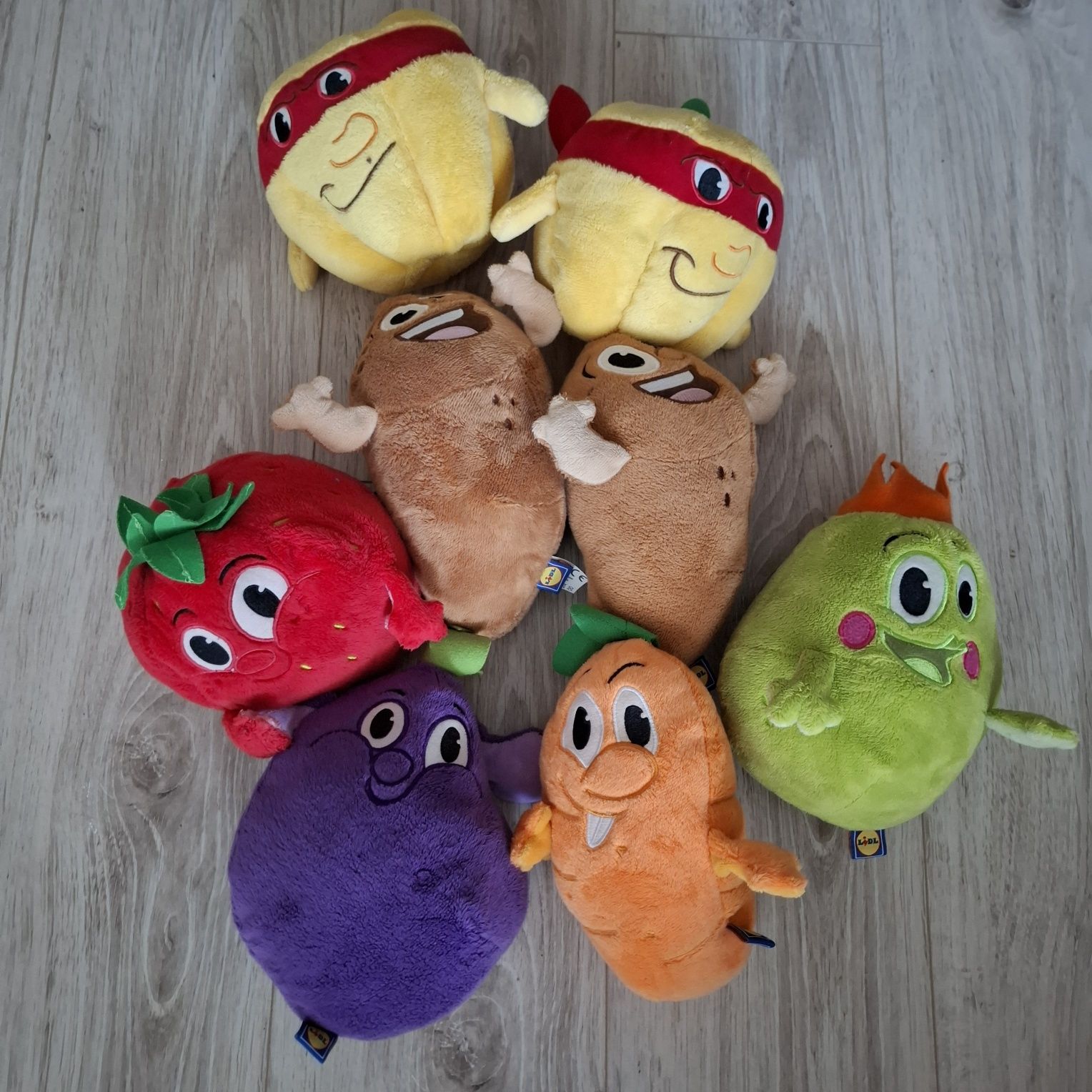 Плюшени играчки различни