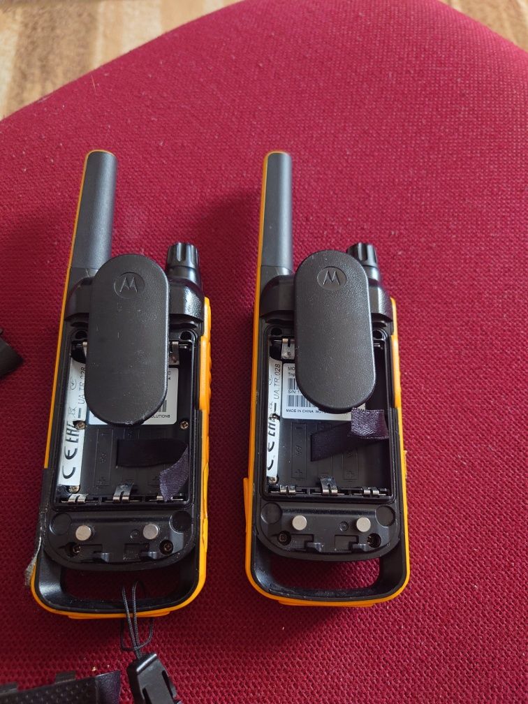 Set Walkie Talkie Motorola T82