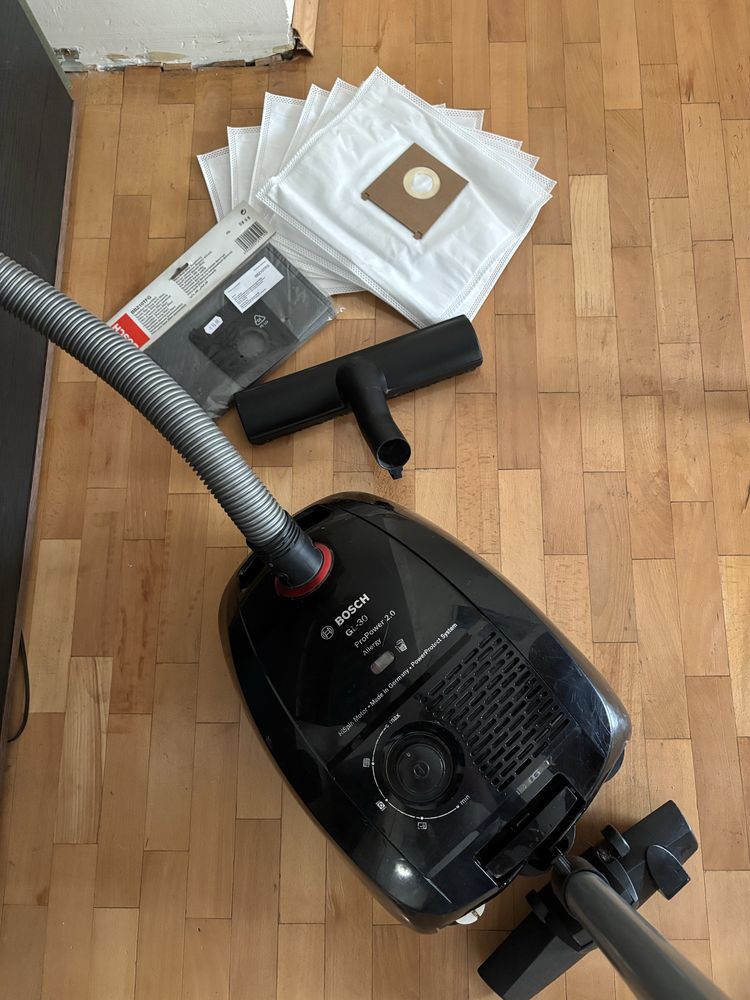Прахосмукачка с торбичка Bosch GL-30