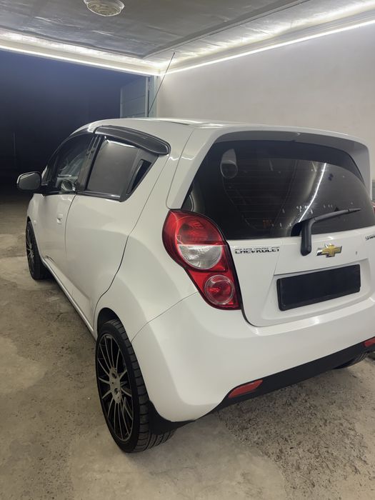 Sotaman Spark 2 yevra metan mashina yaxshi xolati zor ishi yoq