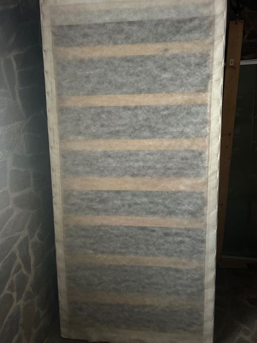 Продавам матраци 90/190