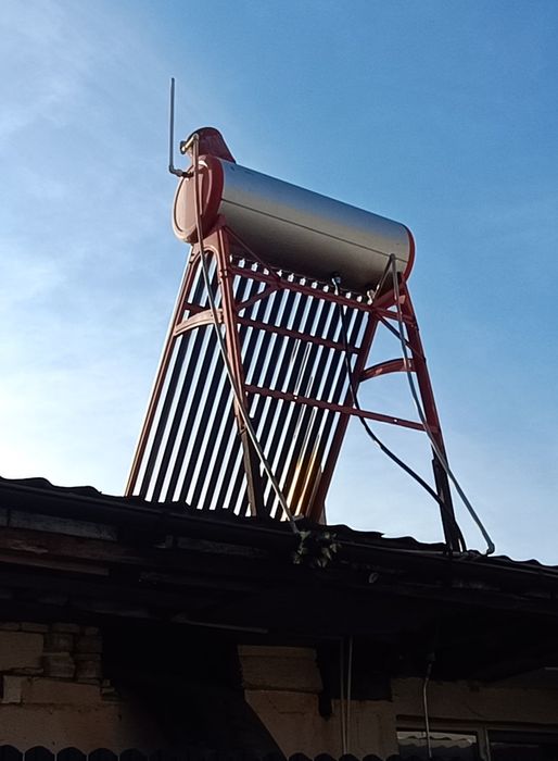 Vând panou solar apă caldă.