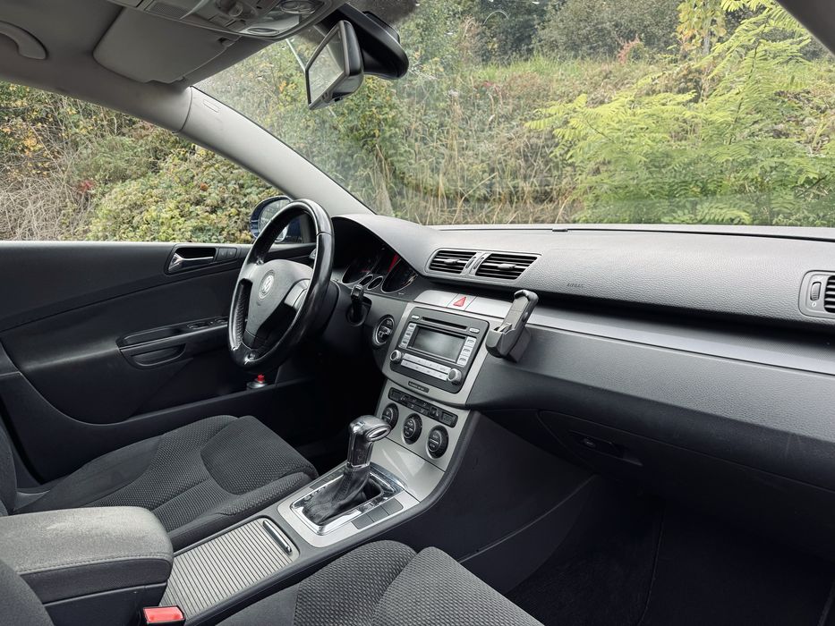 VW Passat B6 2.0TDI *Highline* *DSG* *Trapa*