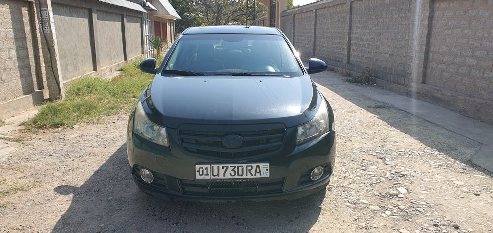 Продаю CHEVROLET CRUZE 1.6 Full позиция