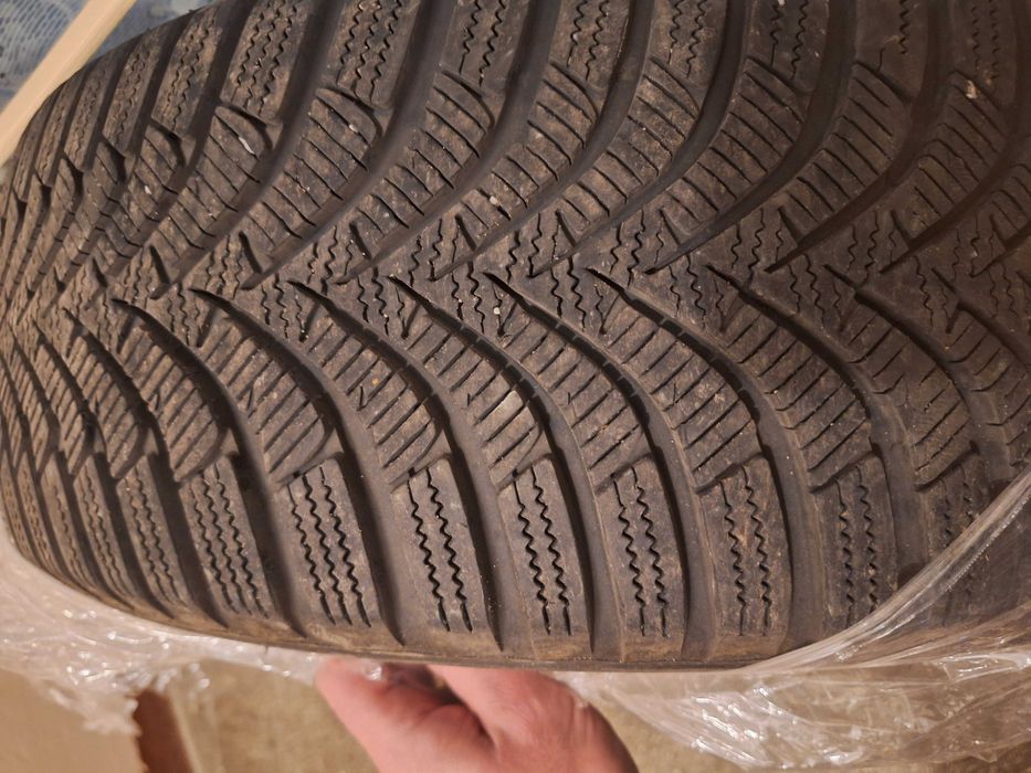 Jante mercedes C200cdi si anvelope de iarna 205/55R16 stare buna