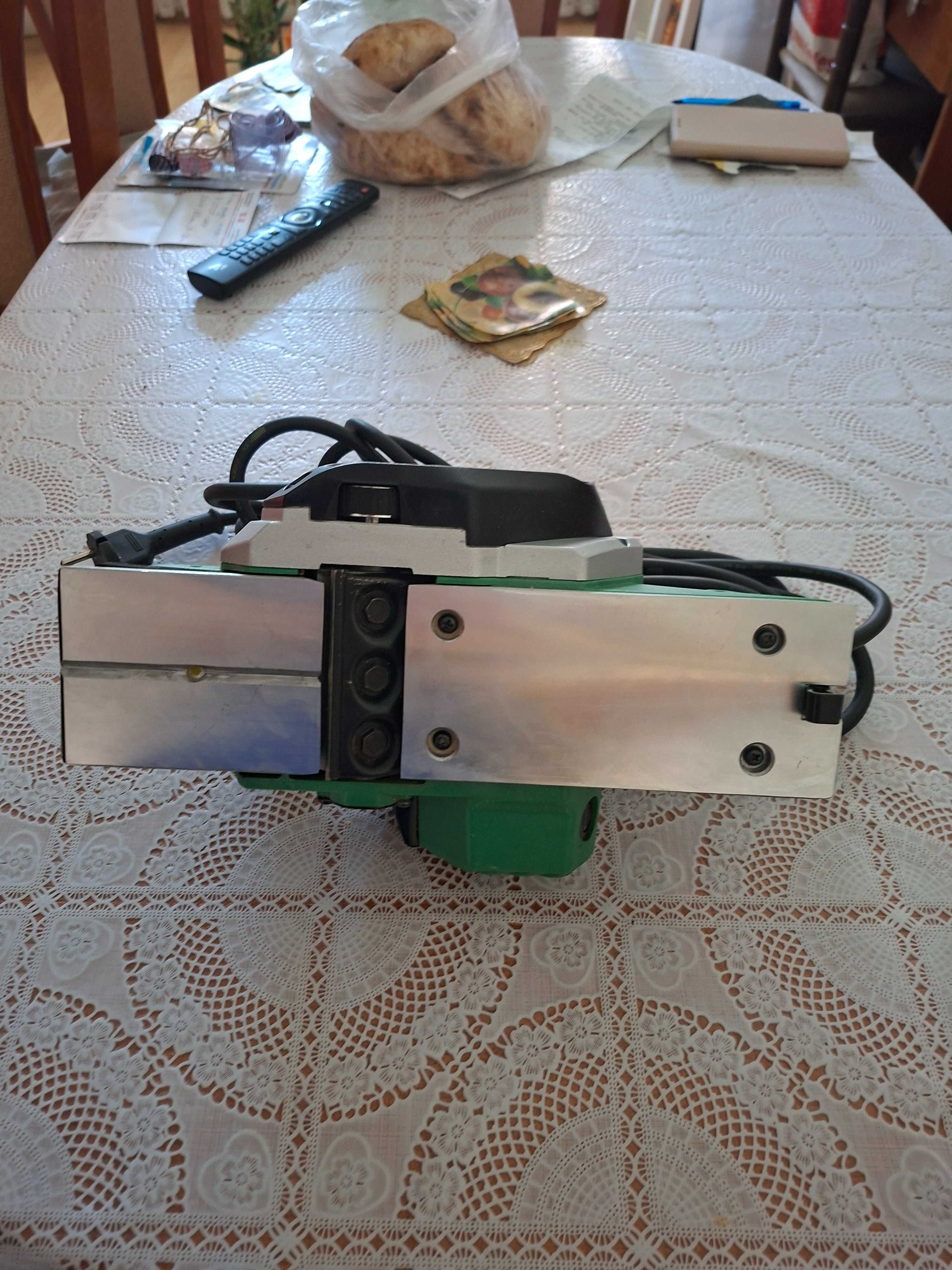 Ренде електрическо за дърво Hitachi {Hikoki} P20 SF