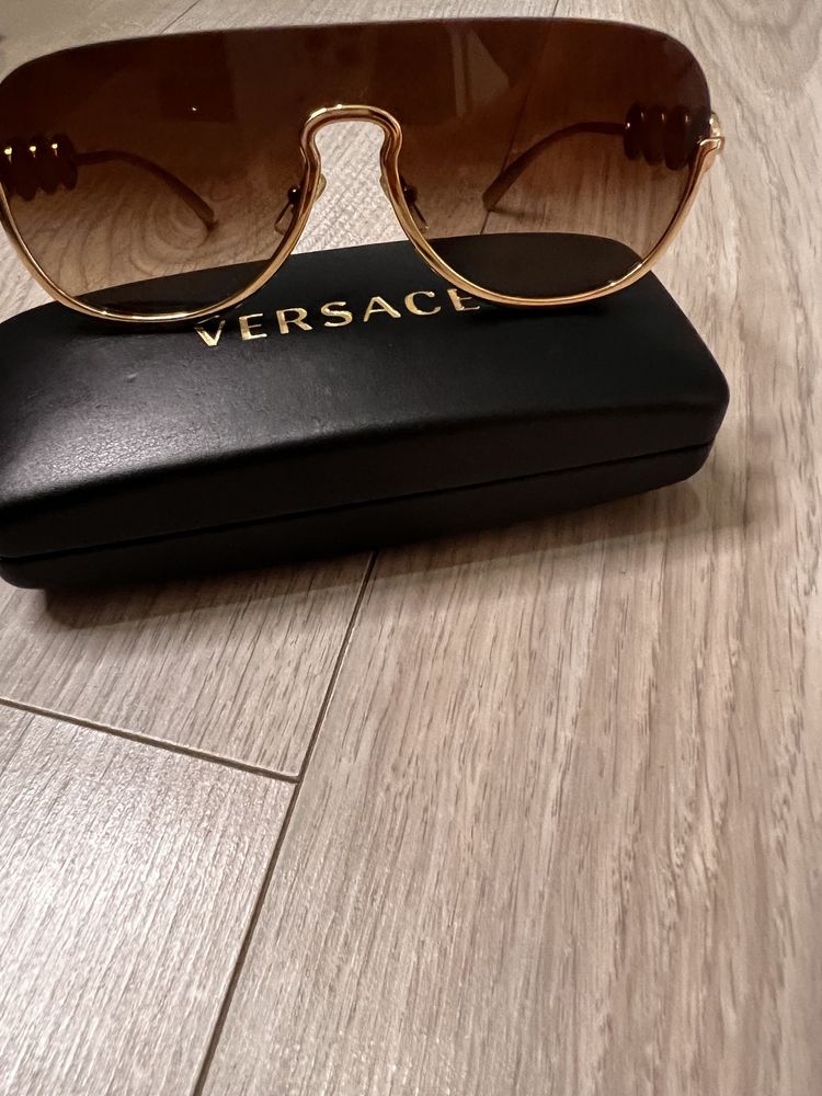 Ochelari de soare versace