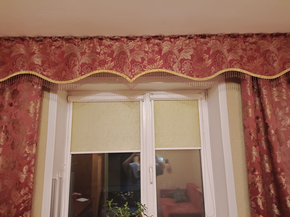 Продам портьеры + ламбрекен + прихваты для портьер + прихваты для тюля