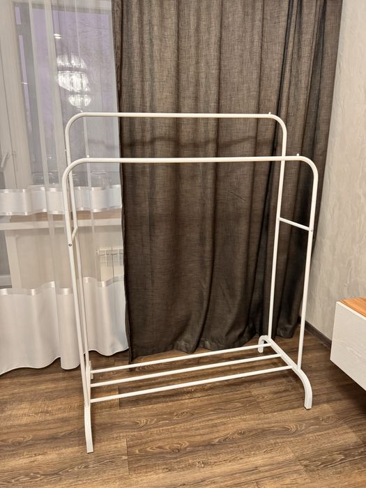 Продам вешалку напольную