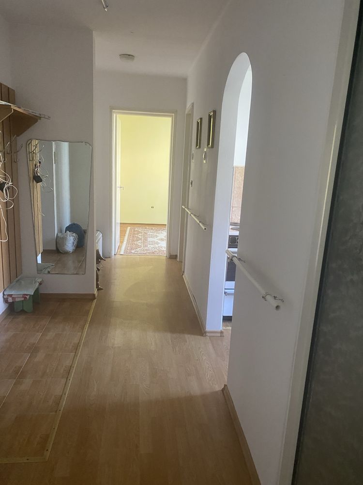 Vand apartament 2 camere Petrila , jud Hunedoara