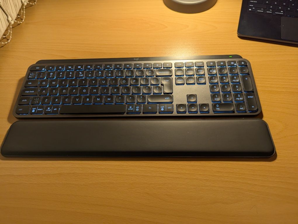 Клавиатура Logitech MX keys (до 3 устройства)