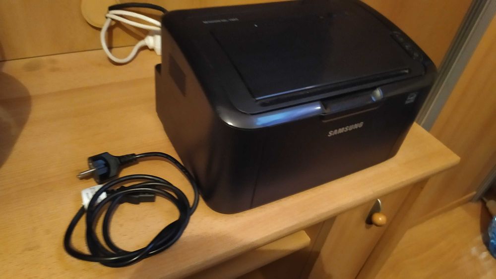 Продавам лазерен принтер Samsung ML - 1665