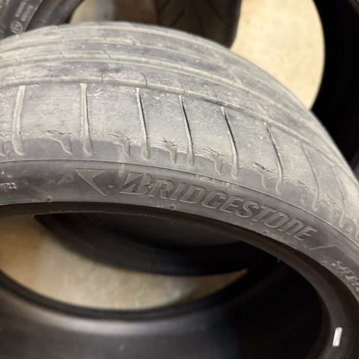 245 35 20 bridgestone potenza sport