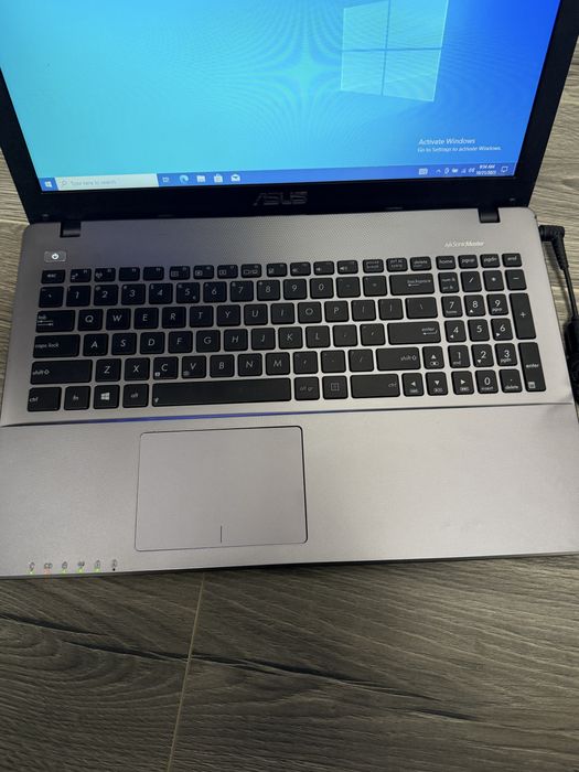 Laptop Asus R510D