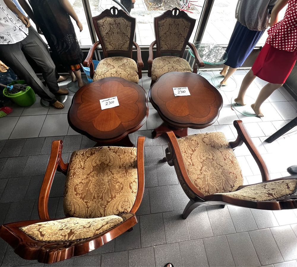set mobila lemn masiv masuta si scaune