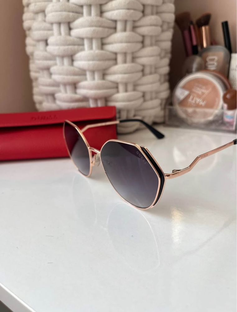Дамски слънчеви очила Guess