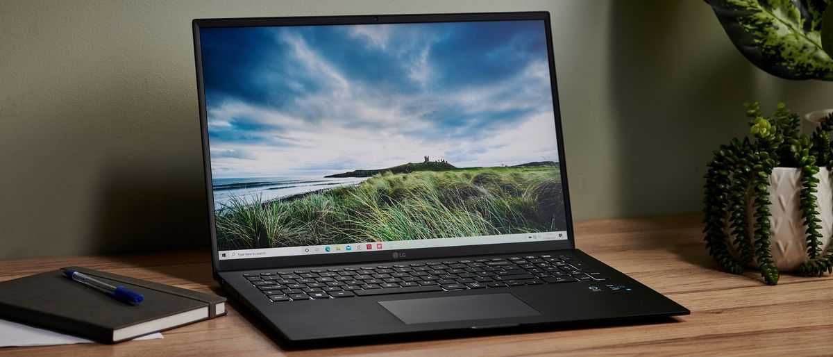 SIGILAT ULTRA LG Gram 17 4K  WQHD Ultra 7 155H 16gb SSD 512 GARANTIE