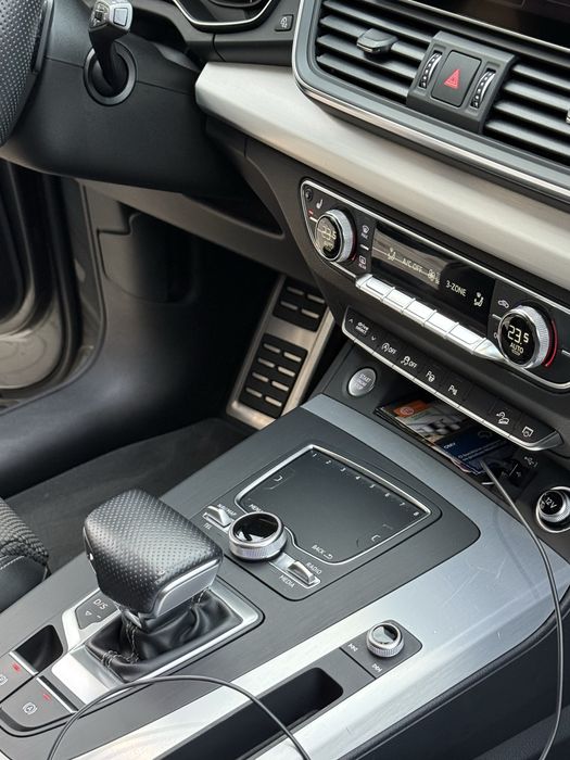 Audi Q5 S Line .2018.2.0 TDI 190 CP.135500 km jante .20 impecabil