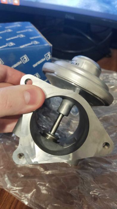 Vand Supapă EGR Pierburg noua urgent