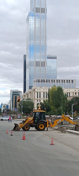 Экскаватор погрузчик 3в1, гидромолт,ковщ 60 40