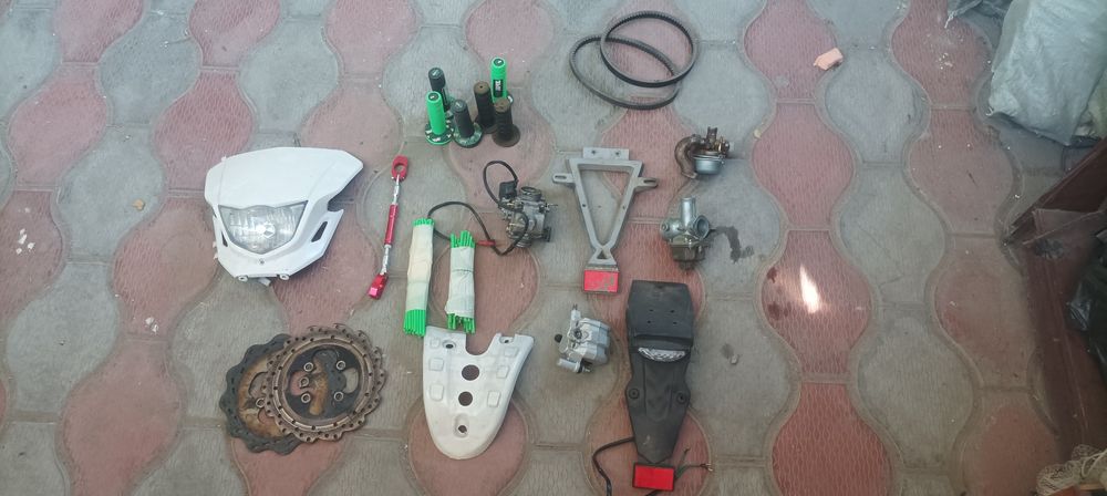 Продам запчасти на мопед и эндуро