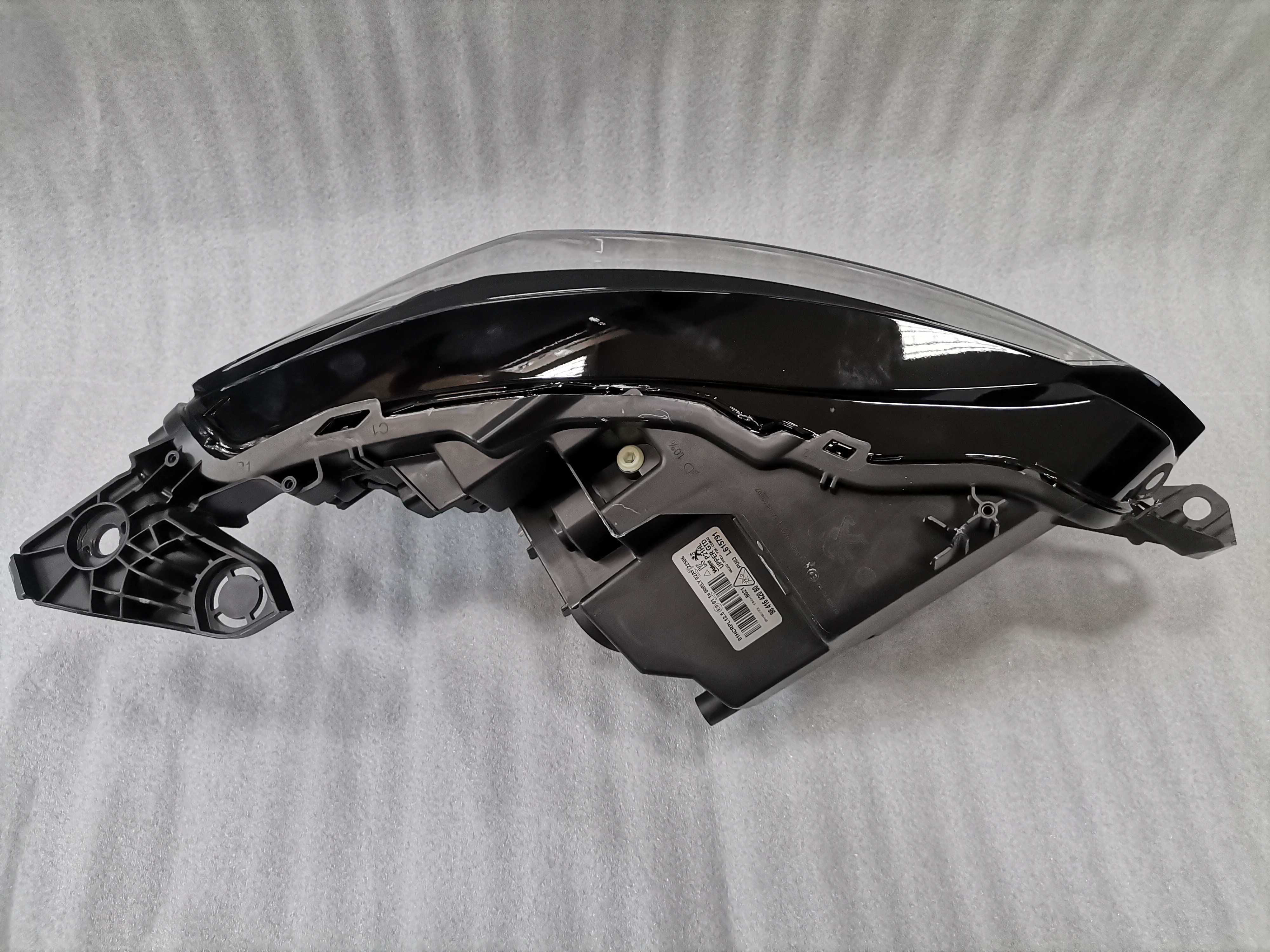 Нов Оригинал Ляв Фар Full LED Peugeot 208 2008