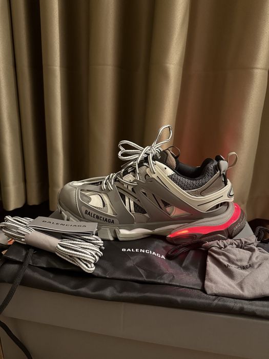 Balenciaga Track LED обувки