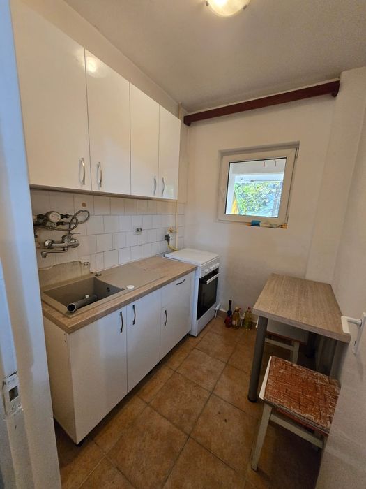 Garsoniera de închiriat  în piață cipariu