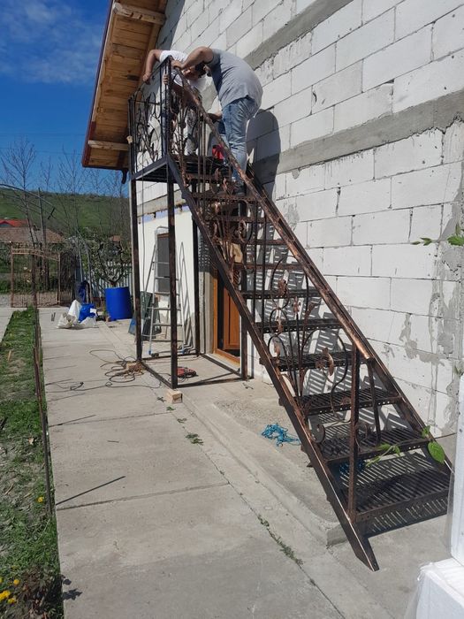 Scari exterioare metalice