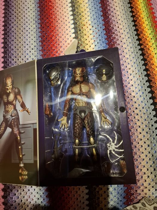 Figurina Fugitive Predator Lab Edition NECA