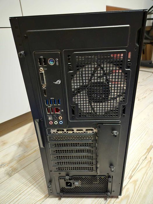 Геймърски Компютър с качена операционна система