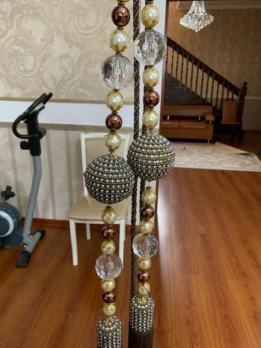 Подвеска для штор с бусами