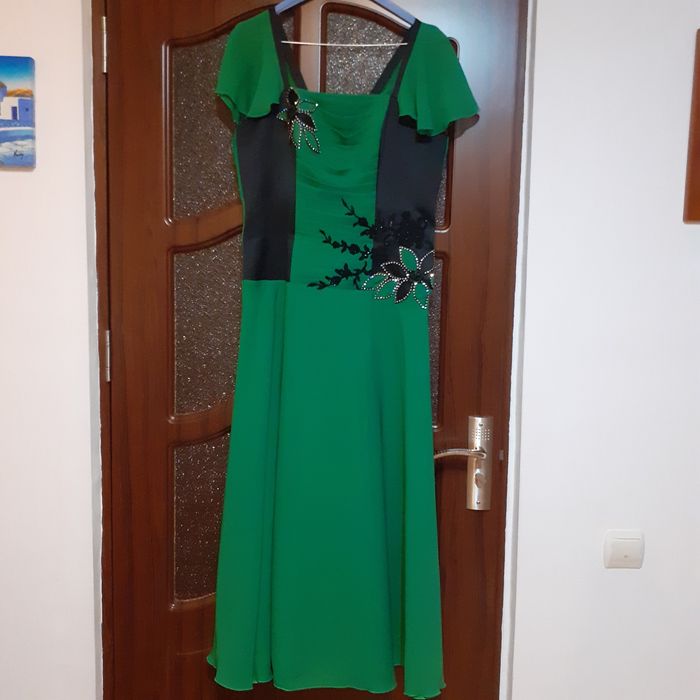 Vind rochie pentru ocazie