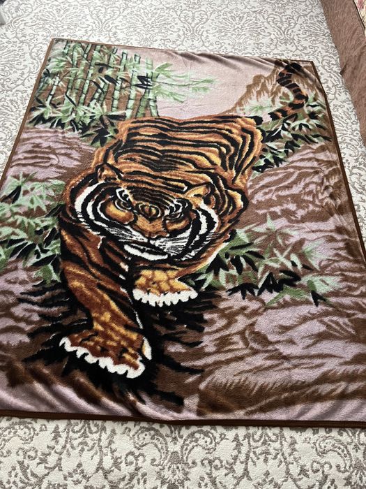 Тонкое покрывало, размер ширина 146, длина 180