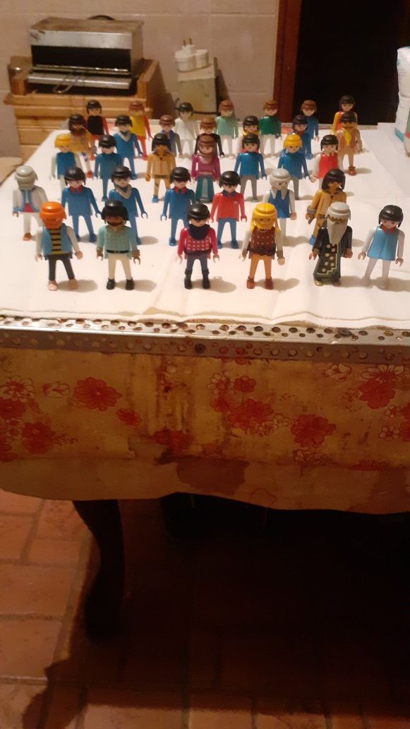 Ретро фигурки от LEGO.