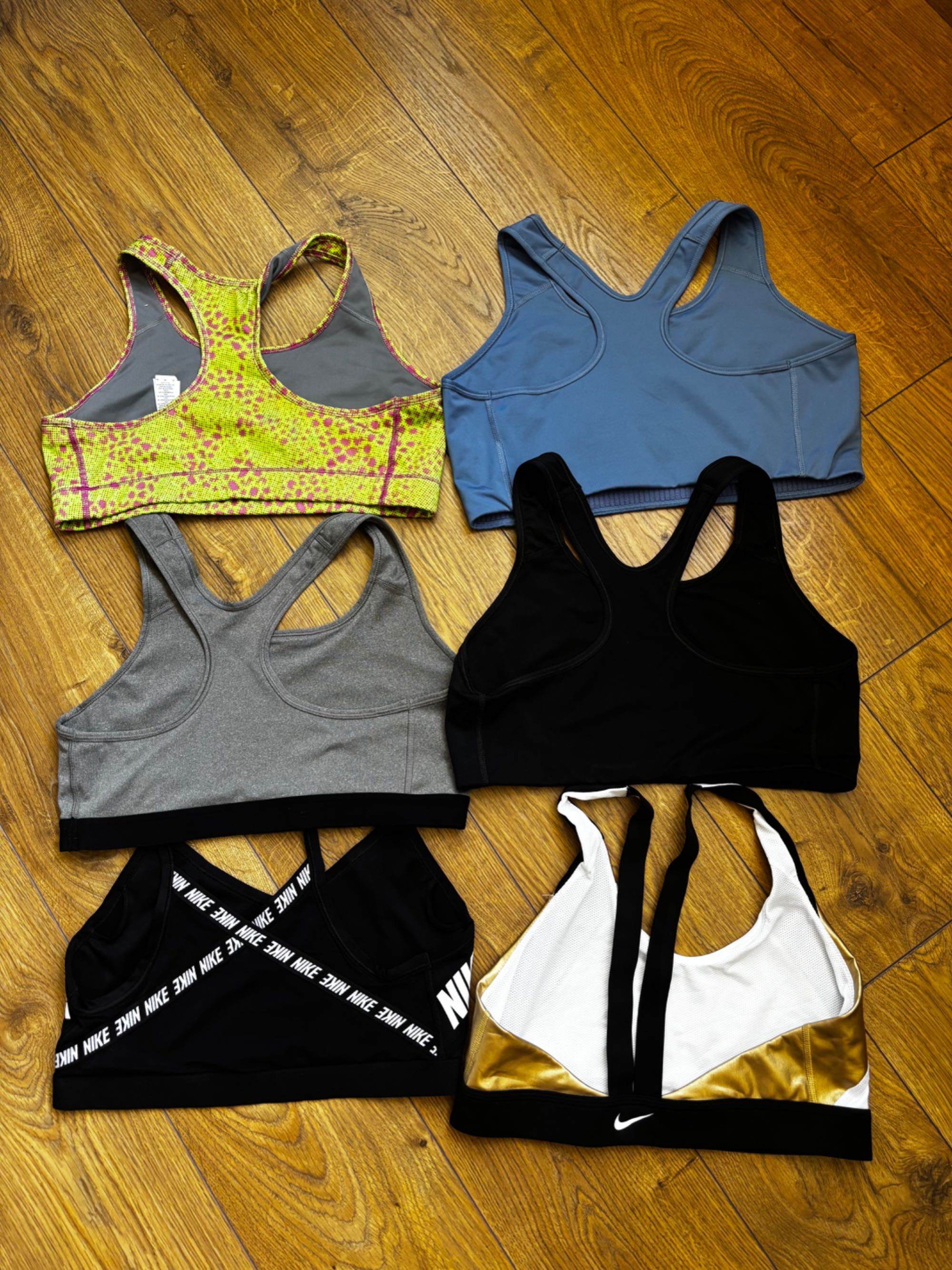 Спортни бюстиета/Nike