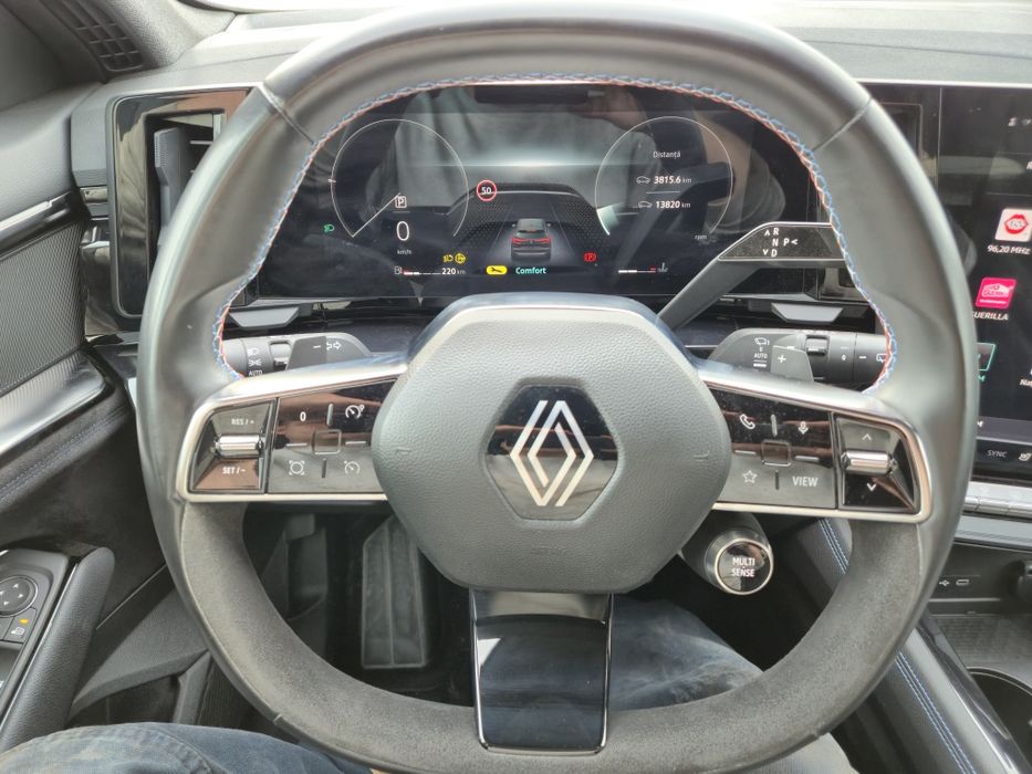 Renault Austral Alpin Esptit Hibrid 13.820km avariat