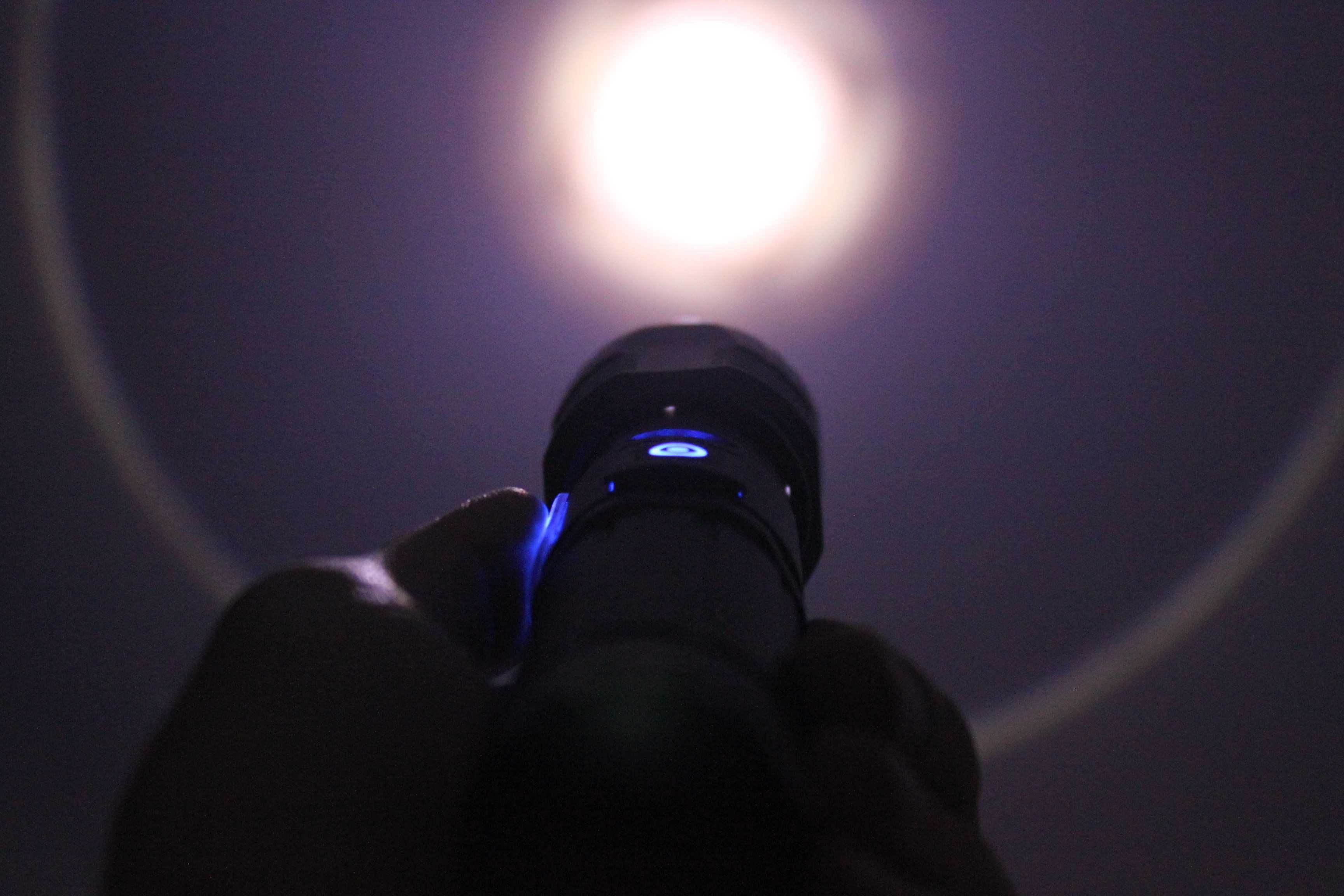 Lanterna de mana tip bec laser cu Led BX-P19 ALUMINIU 20000W