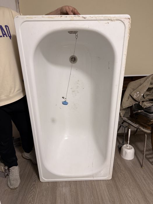 Ванна с ножками.