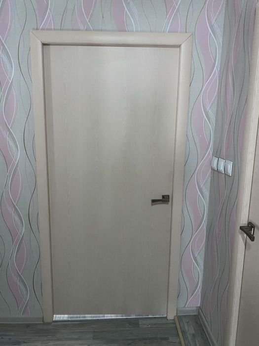 Продается б/у двери 90 см