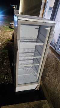 Продам витринный холодильник Бирюса