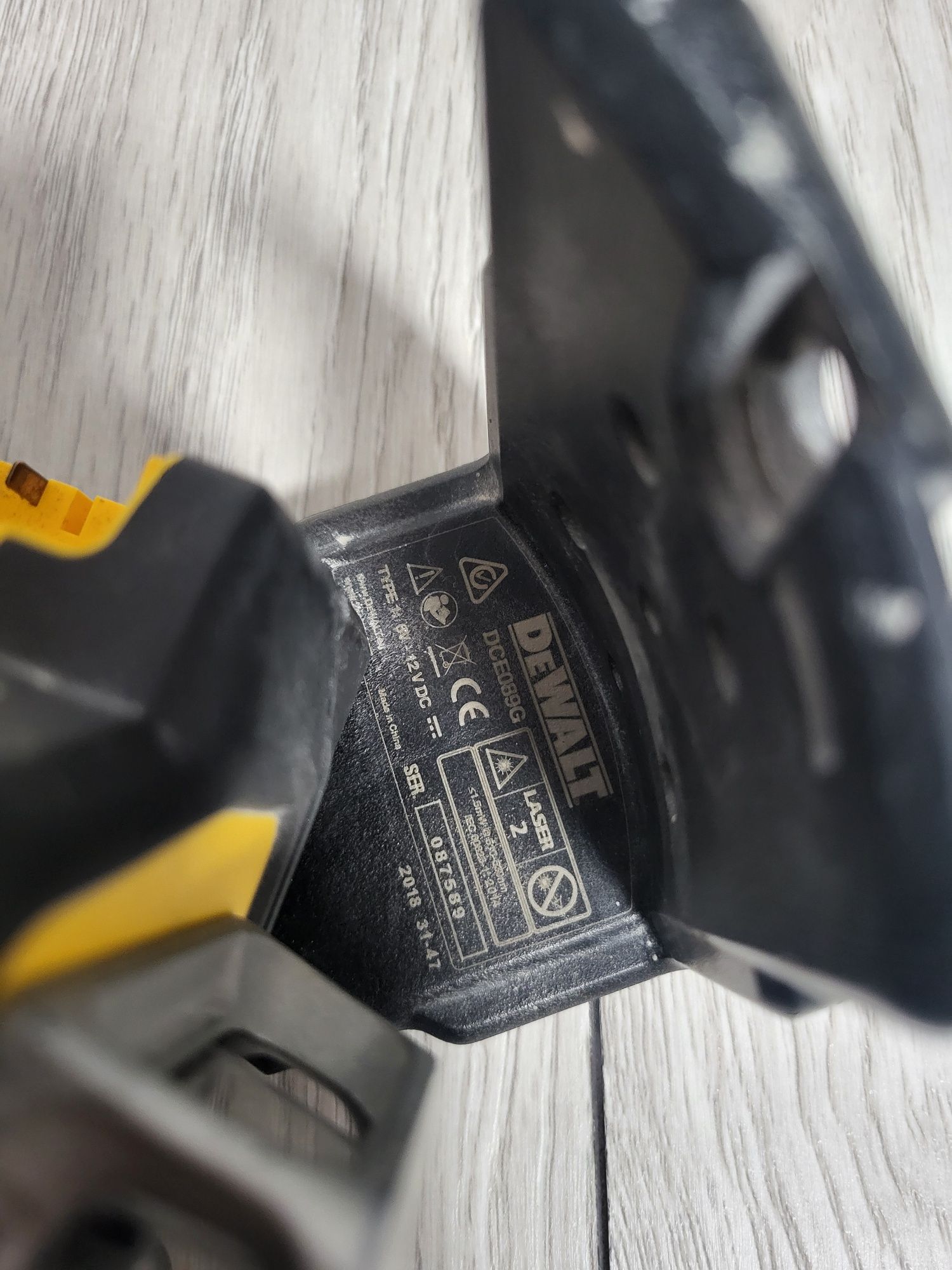 Laser Dewalt defect