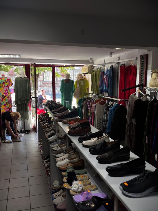 Ofer spatiu comercial spre închiriere