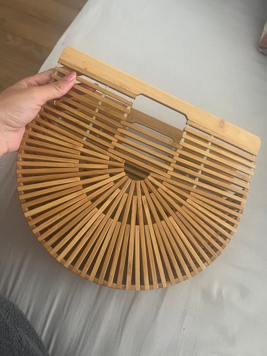 Като Нова. Стилна чанта от бамбук